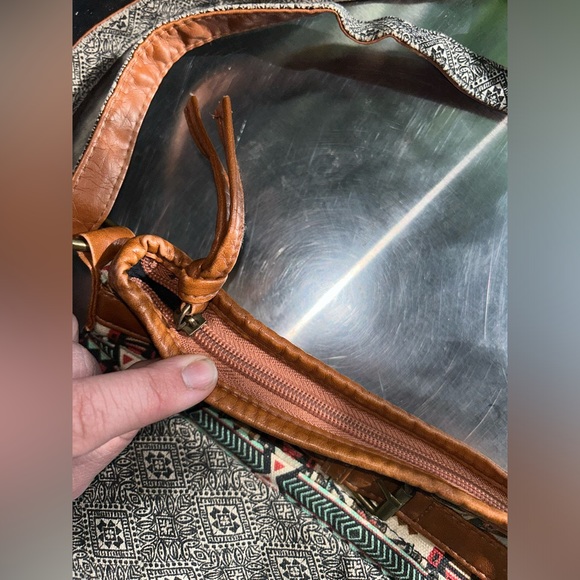 Aztec geometric, small saddle, Crossbody bag faux leather - Picture 6 of 12